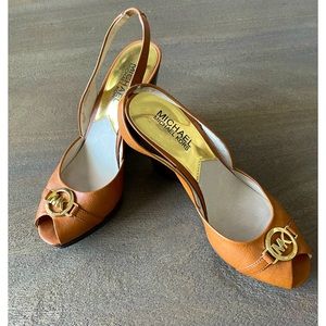 Michael Kors wedges!🌸